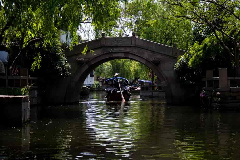 Most i gondola w Zhouzhuang