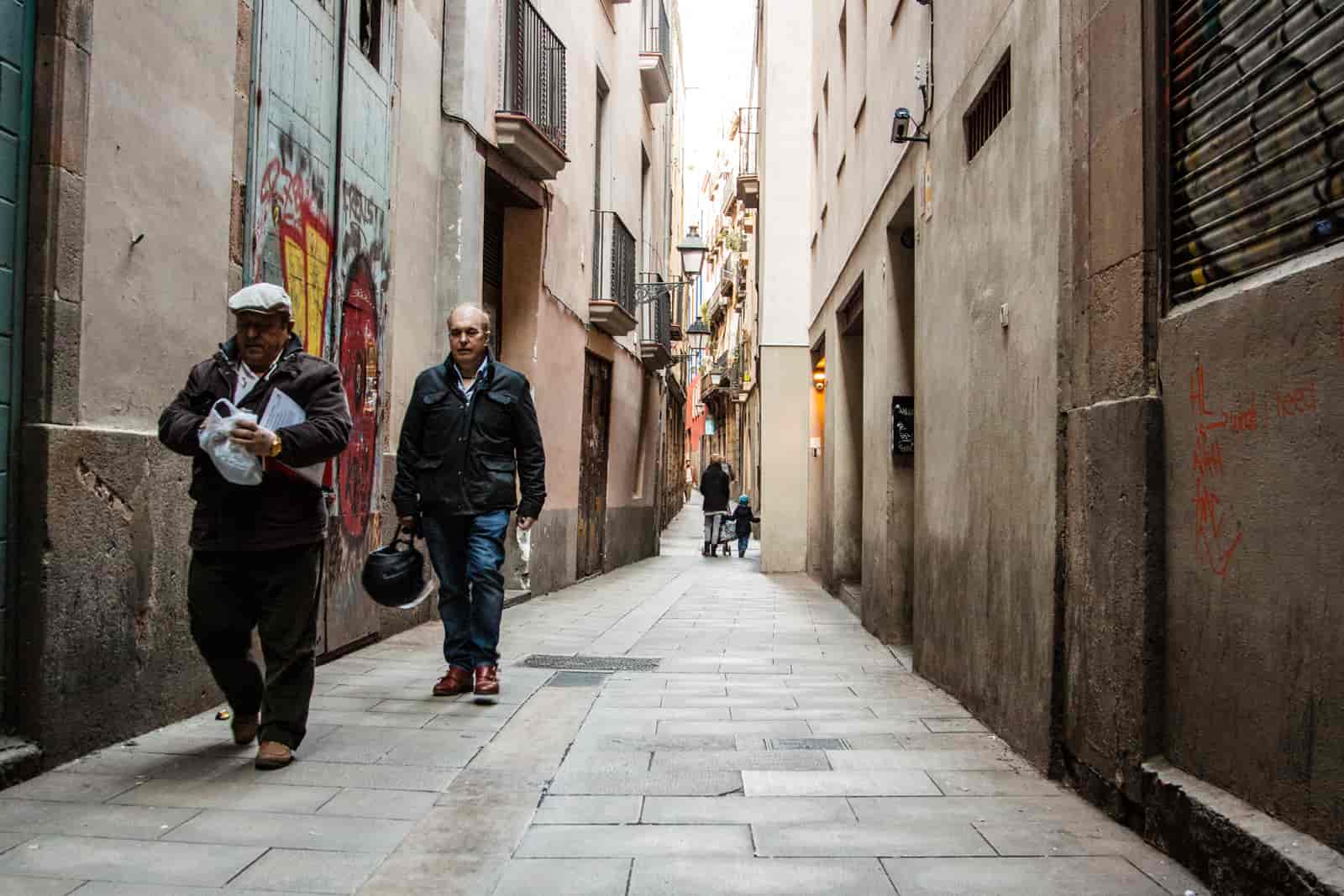 Wąskie uliczki Barcelony